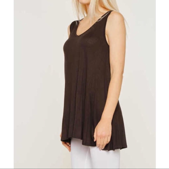 BLACK SLEEVELESS V-NECK TUNIC TOP - Picture 4 of 6